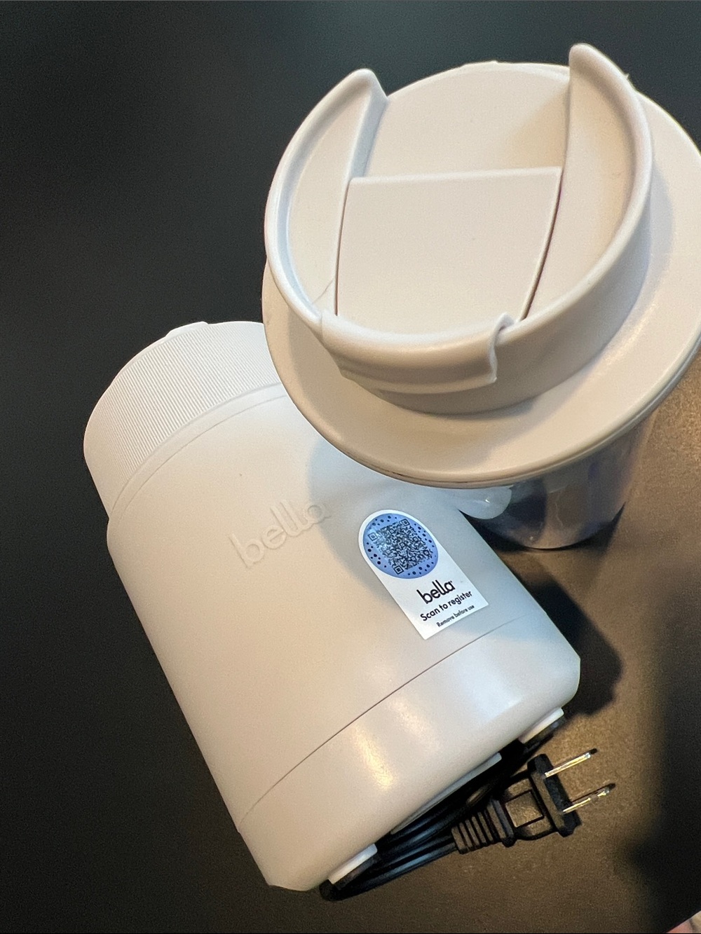 Bella White Electric Blender/ Grinder with Removable Lid